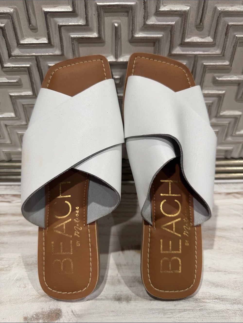 Beach by Matisse White Crisscross Slide Sandals with Tan Footbed